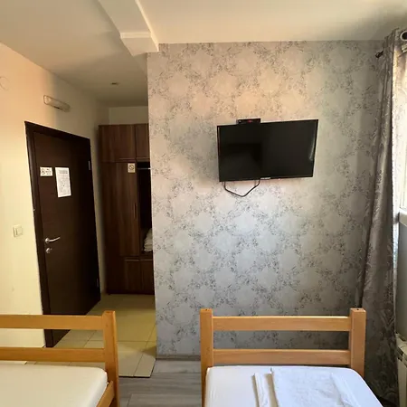 And L E F T River 3*