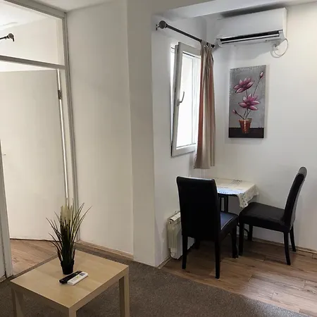 And L E F T River Beograd